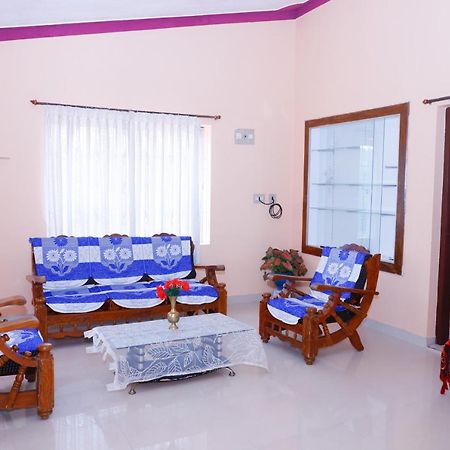 Giri'S Homestay Madikeri Ngoại thất bức ảnh
