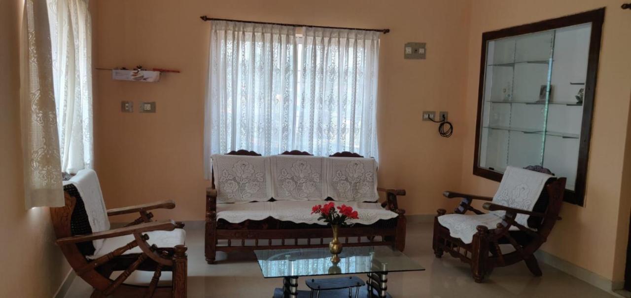 Giri'S Homestay Madikeri Ngoại thất bức ảnh