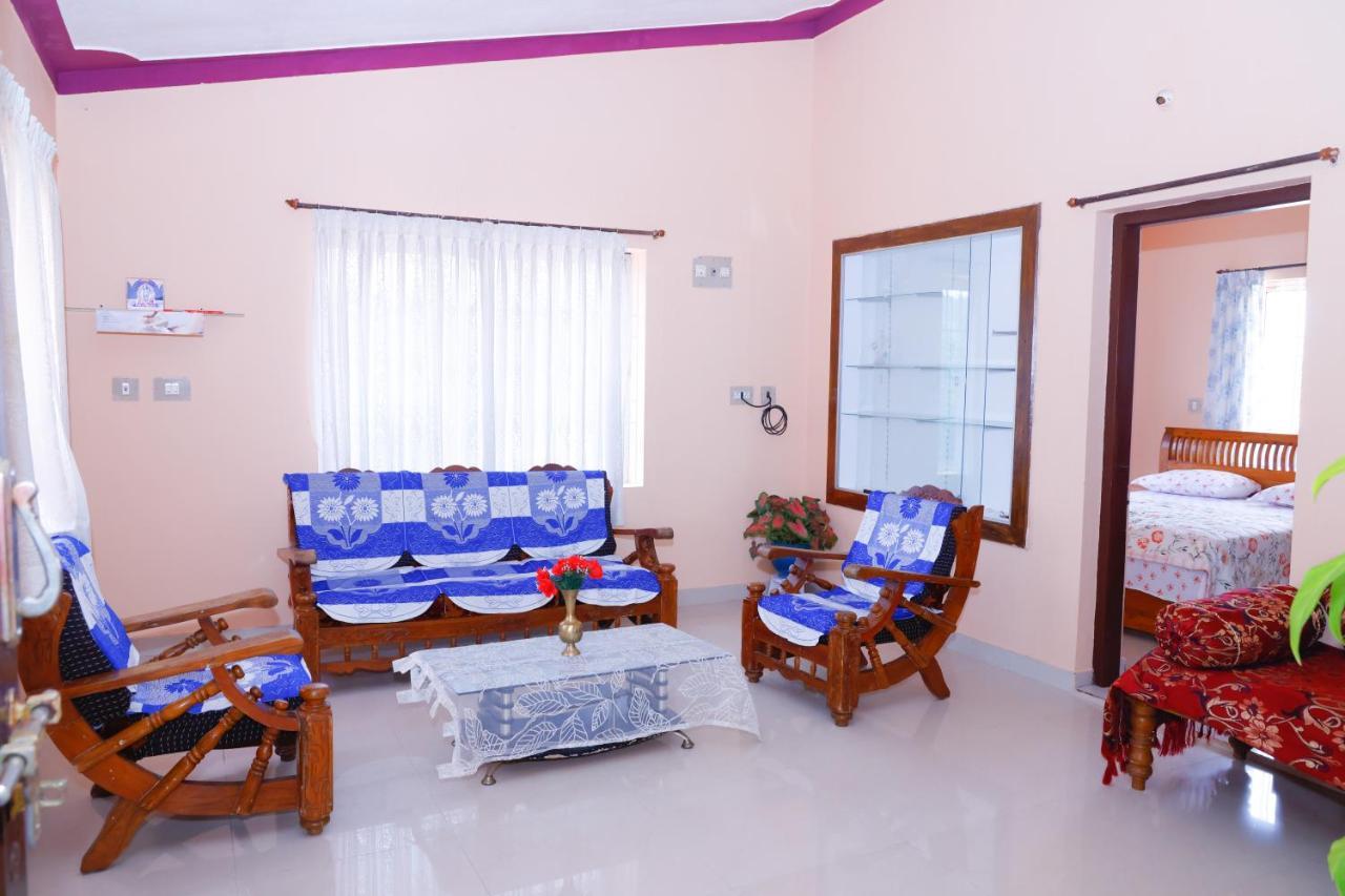 Giri'S Homestay Madikeri Ngoại thất bức ảnh