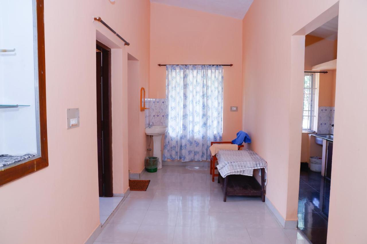 Giri'S Homestay Madikeri Ngoại thất bức ảnh