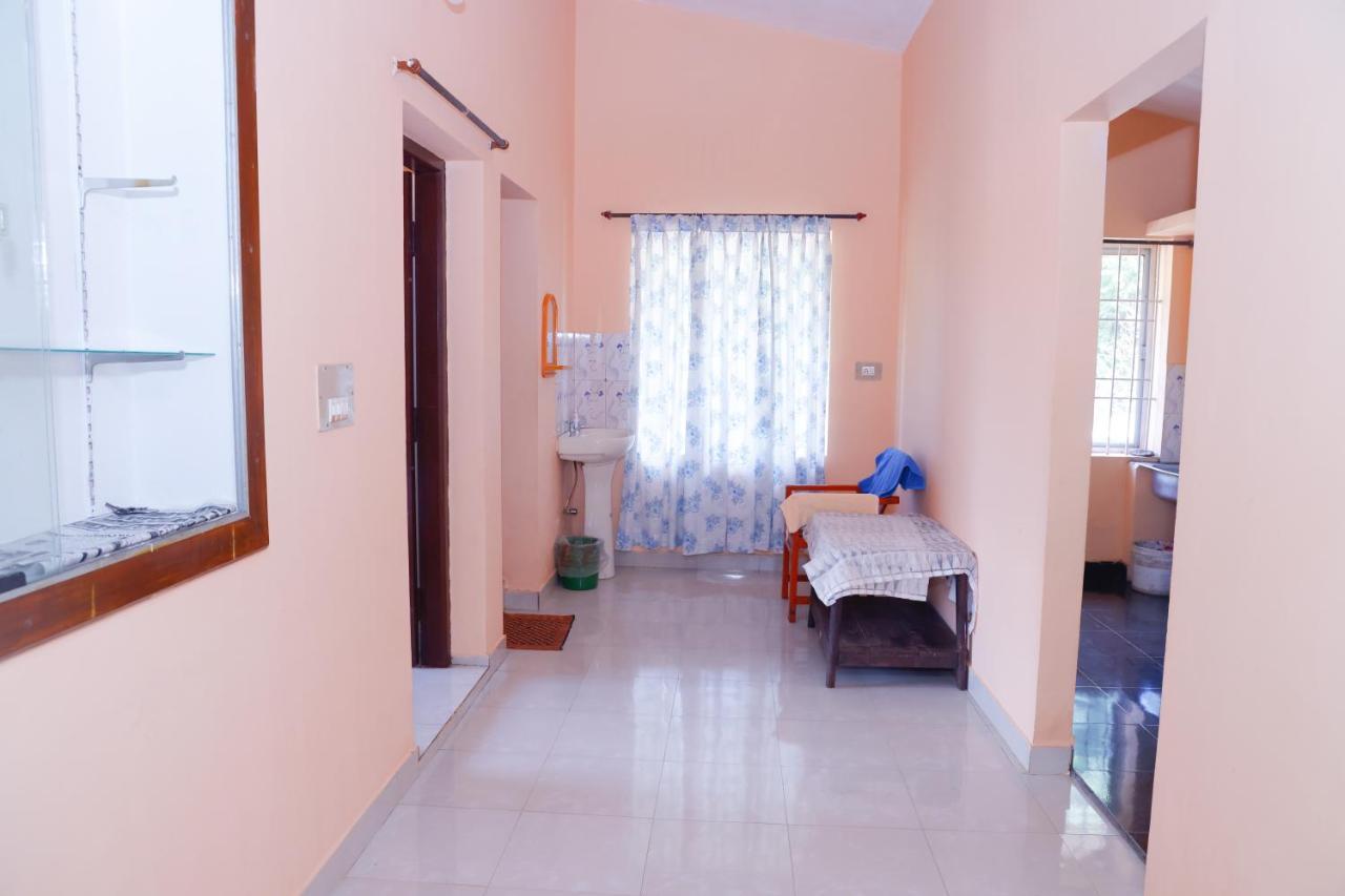 Giri'S Homestay Madikeri Ngoại thất bức ảnh