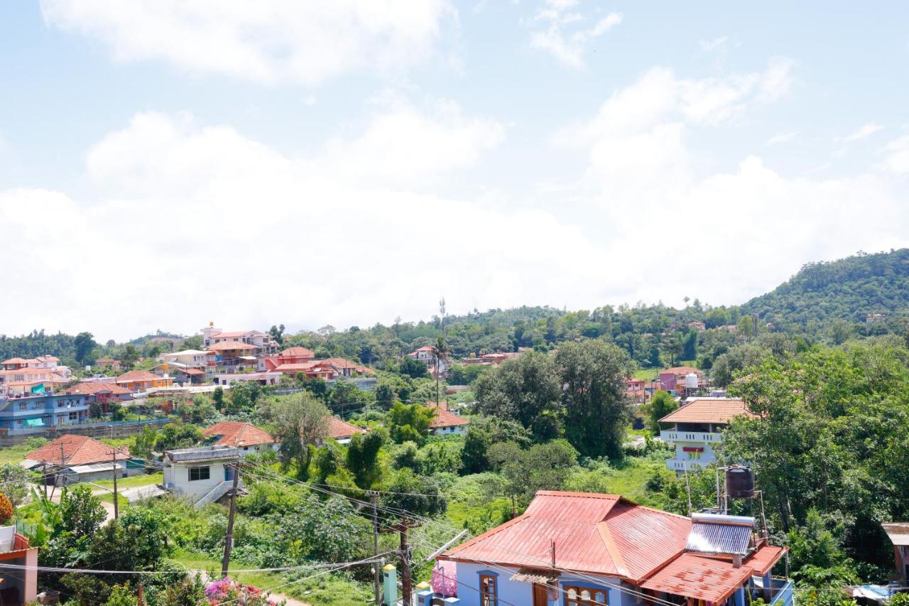 Giri'S Homestay Madikeri Ngoại thất bức ảnh