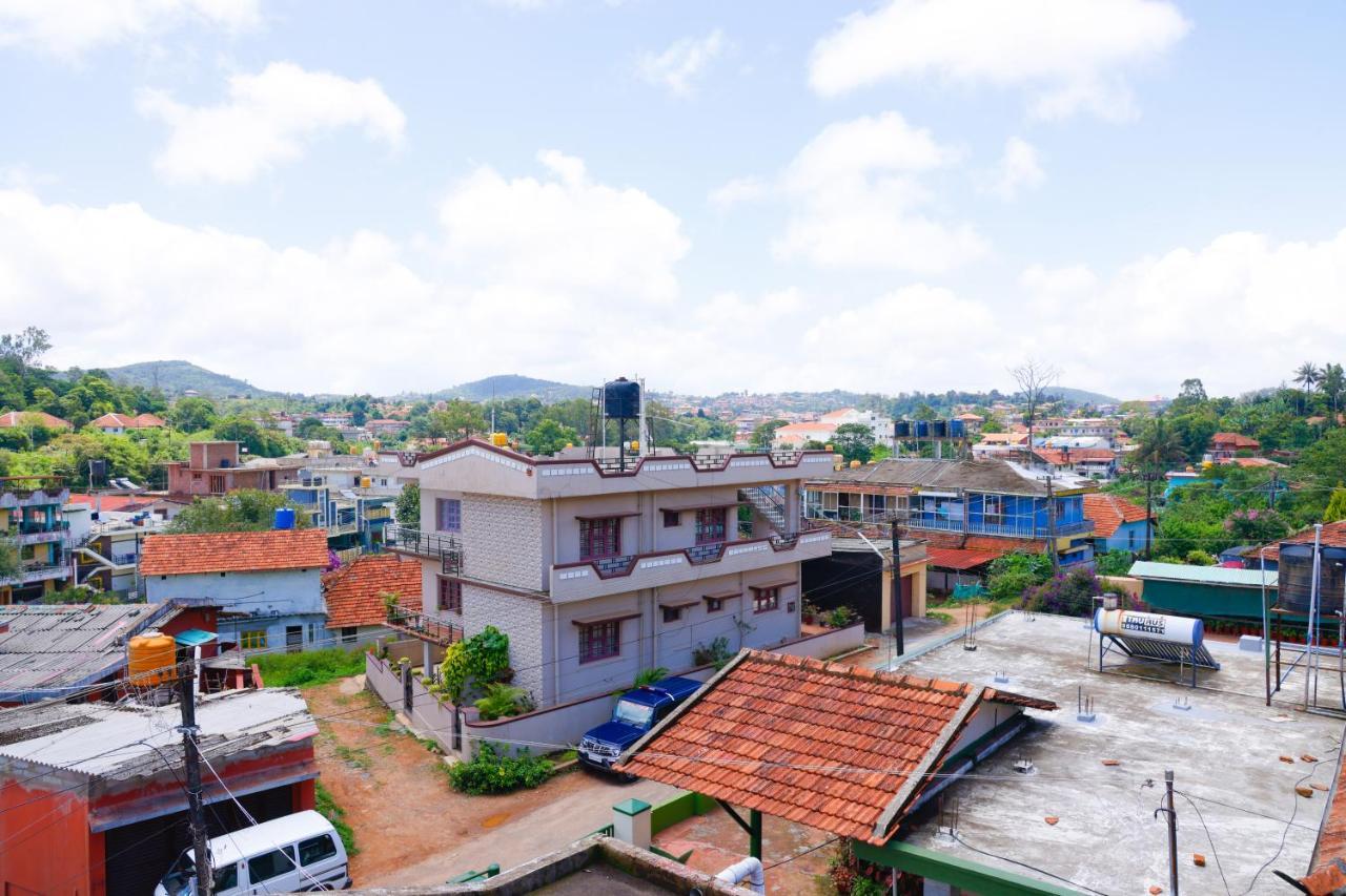 Giri'S Homestay Madikeri Ngoại thất bức ảnh